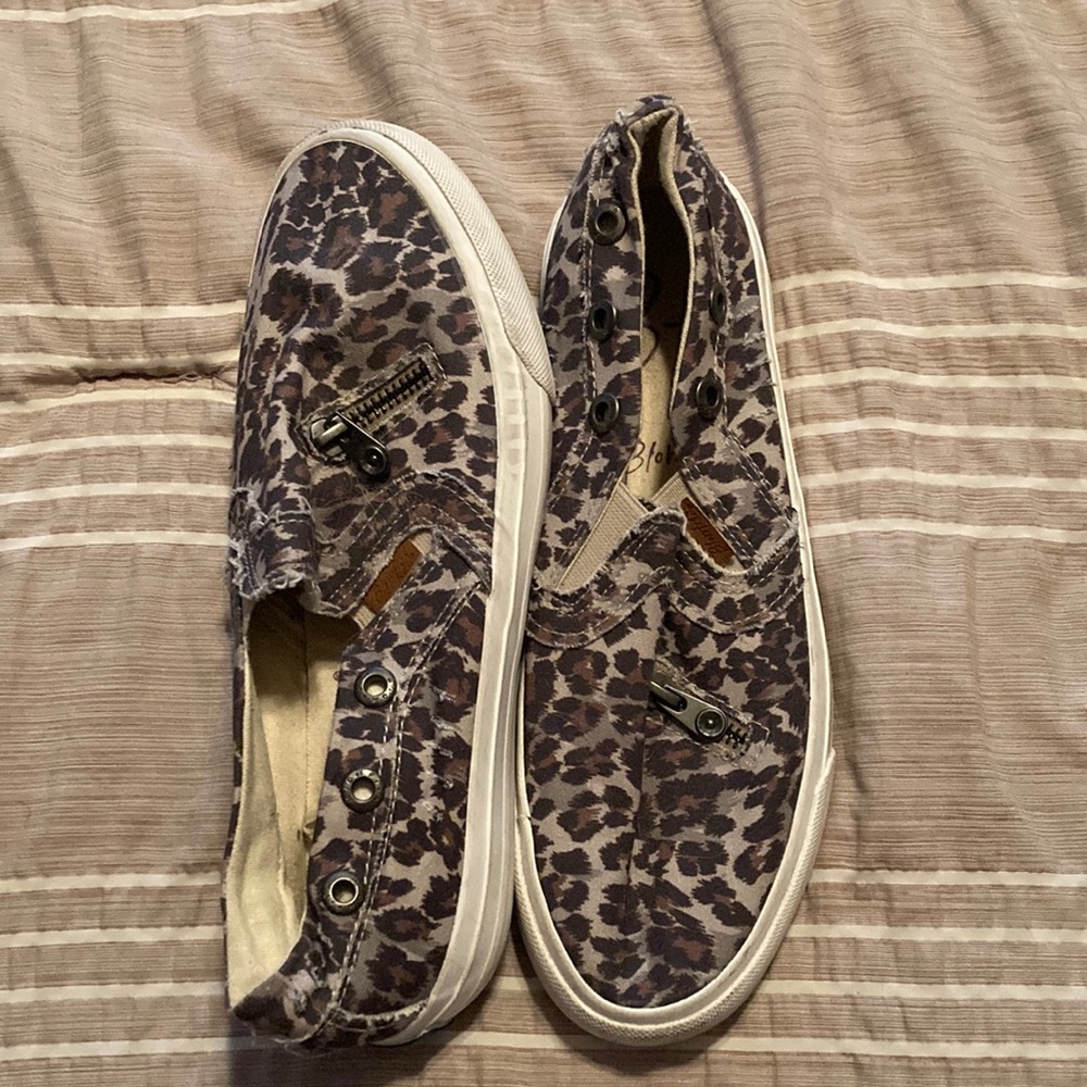 Size 9 blowfish slip ons